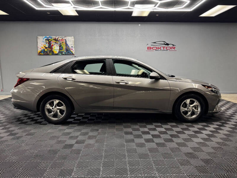 2021 Hyundai Elantra SE