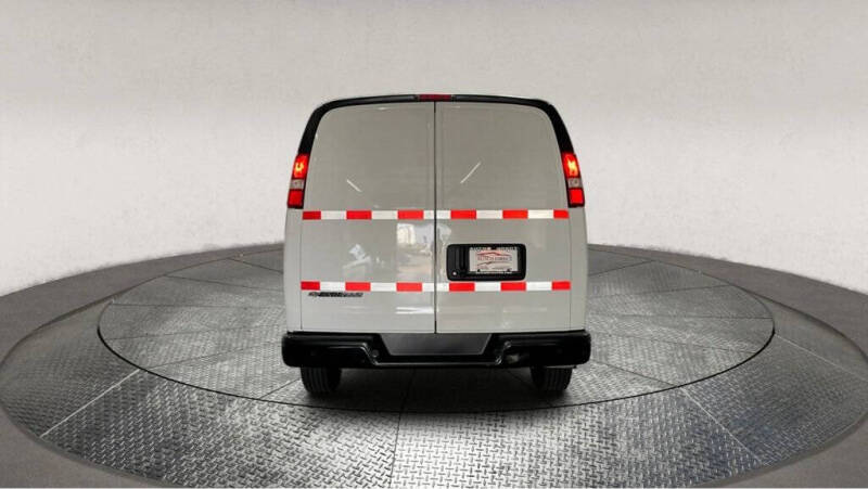 2021 Chevrolet Express 2500