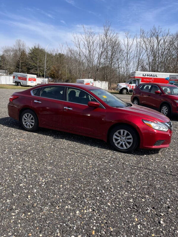 2017 Nissan Altima null photo 2