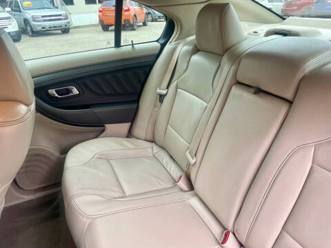 2011 Ford Taurus SEL