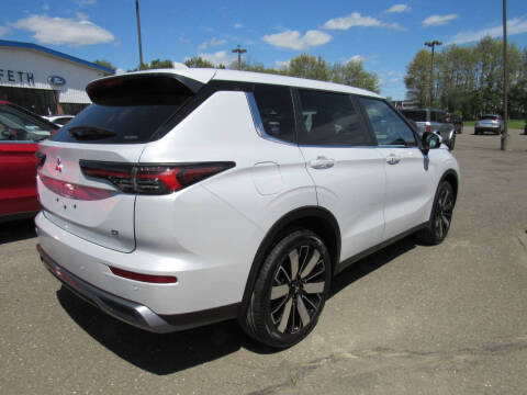 2025 Mitsubishi Outlander SE