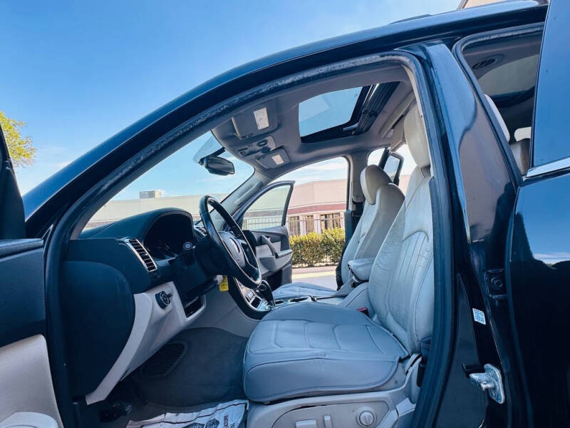 2011 GMC Acadia Denali