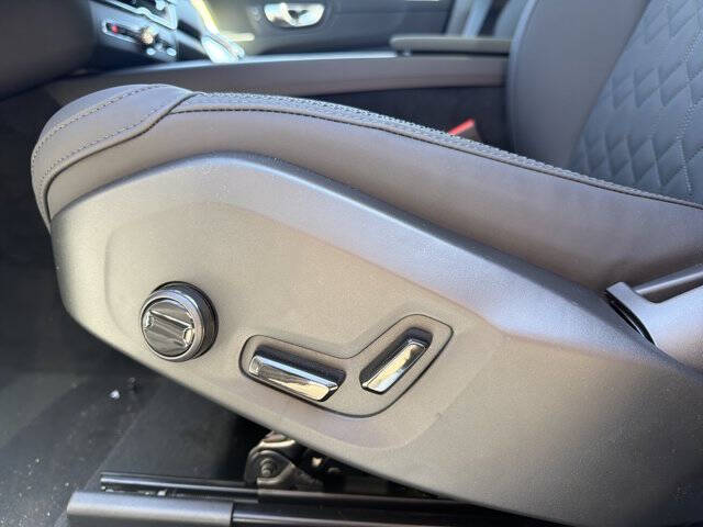 2026 Volvo XC60 B5 Core