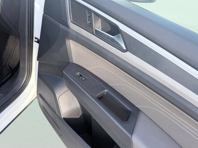 2021 Volkswagen Atlas Cross Sport V6 SE R-Line