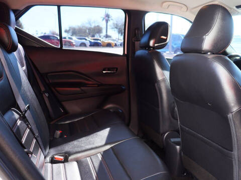 2020 Nissan Kicks SR