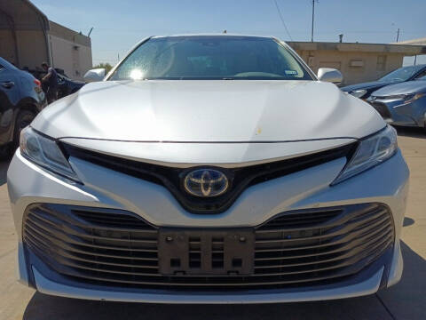 2018 Toyota Camry Hybrid for sale at Auto Haus Imports in Grand Prairie TX