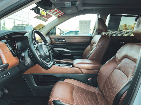 2024 Nissan Pathfinder Platinum