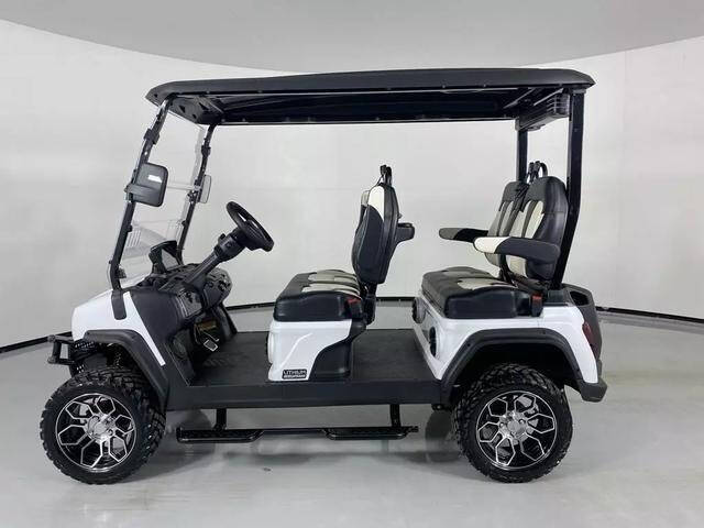 2025 Evolution MAVERICK 4 PLUS