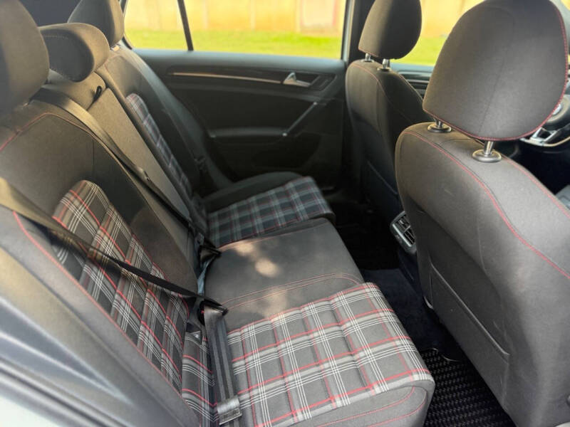 2017 Volkswagen Golf GTI S