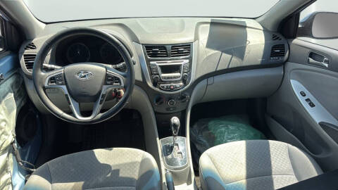 2013 Hyundai Accent SE