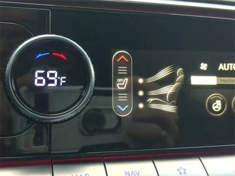 2023 Genesis GV70 2.5T Standard