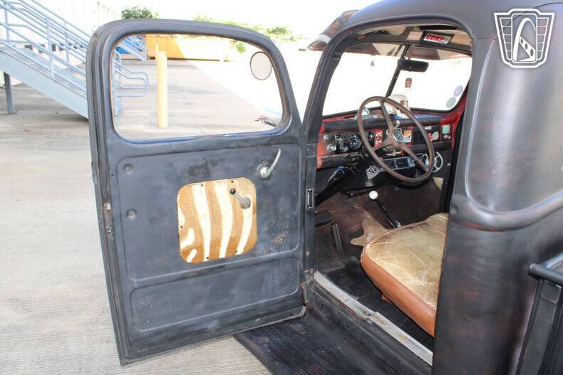 1947 Ford F-100
