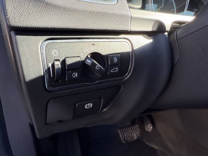 2015 Volvo V60 Cross Country T5