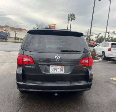 2012 Volkswagen Routan