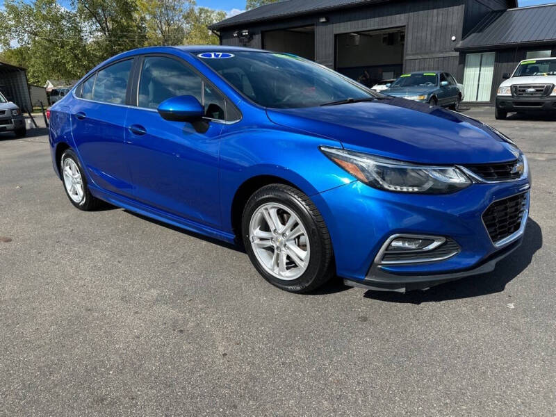 2017 Chevrolet Cruze LT's photo