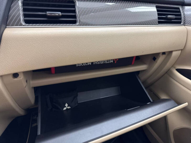 2019 Mitsubishi Outlander SE