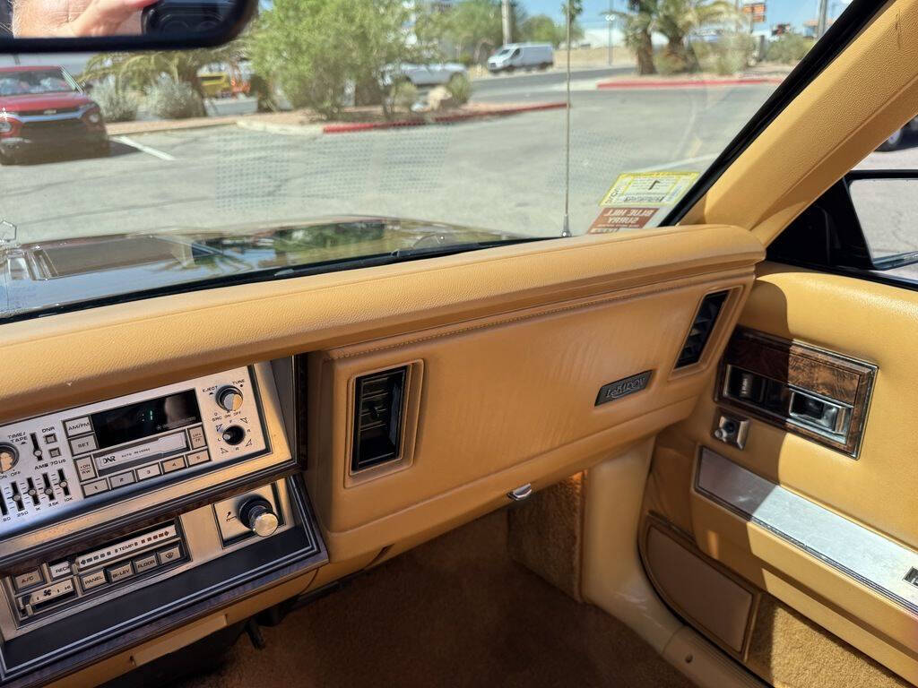 1985 Chrysler Le Baron 31