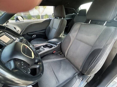 2015 Dodge Challenger SXT