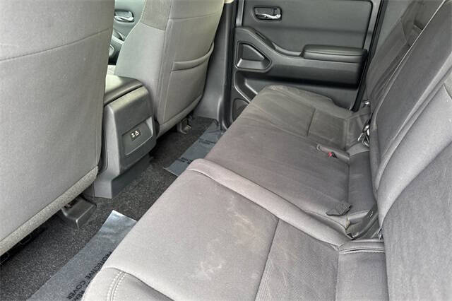 2023 Nissan Frontier SV