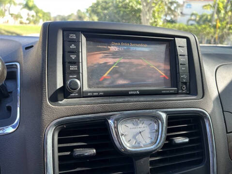 2012 Chrysler Town and Country Touring-L