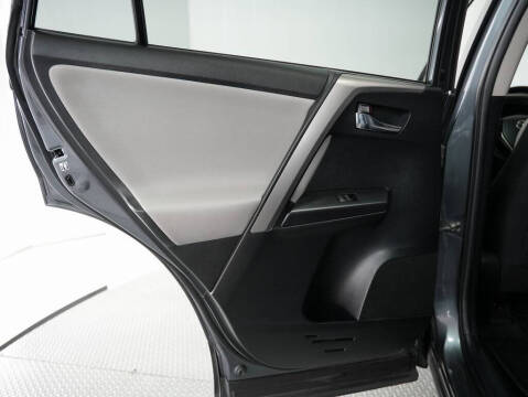 2017 Toyota RAV4 Hybrid XLE