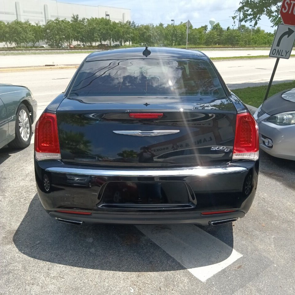 2015 Chrysler  Sedan - $9,950