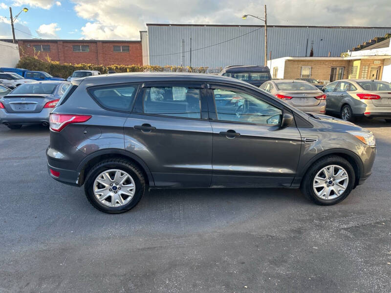 2016 Ford Escape S photo 21