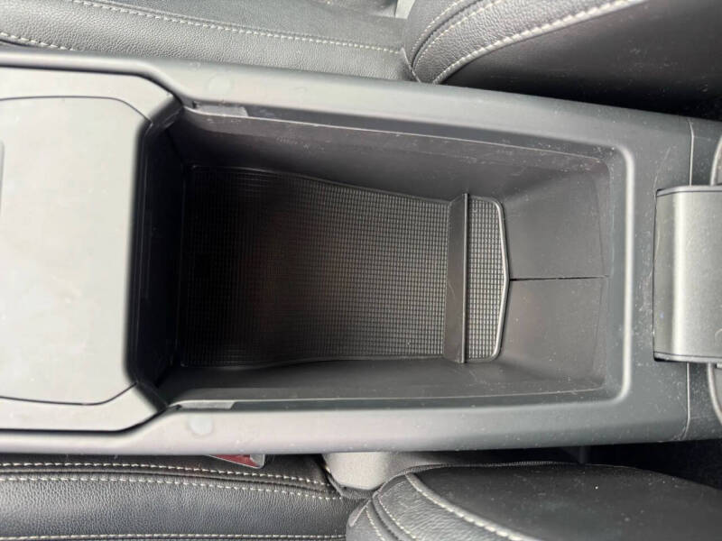 2021 Volvo XC40 T5 Momentum