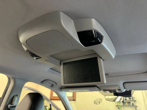 2021 Honda Pilot Touring w/Rear Captain's Chairs