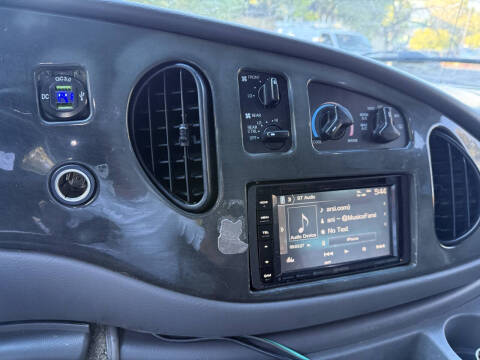 2008 Ford E-Series E-250 SD