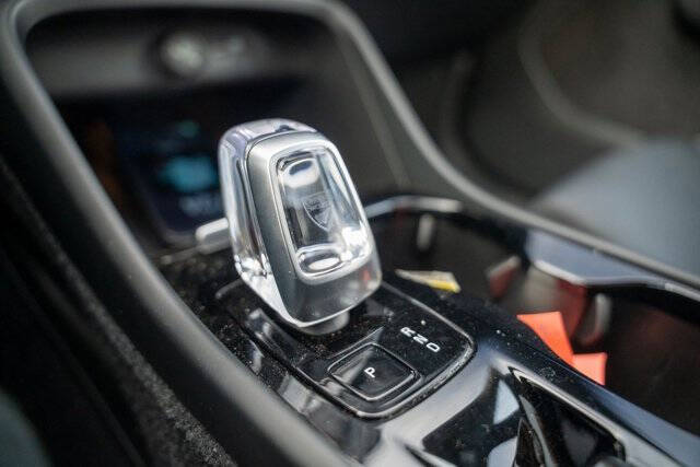 2024 Volvo XC40 B5 Plus Dark Theme