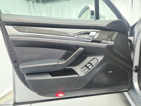 2015 Porsche Panamera GTS