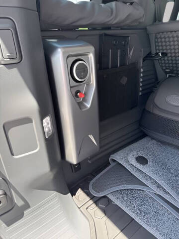 2025 Land Rover Defender 110 P300 S