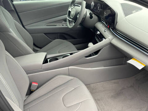 2025 Hyundai Elantra SEL Convenience