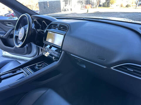 2019 Jaguar F-PACE 25t Premium