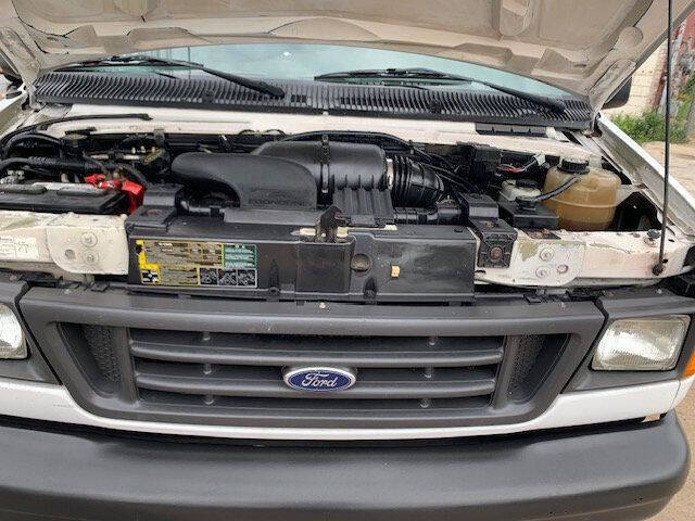 2005 Ford E-Series E-350 SD