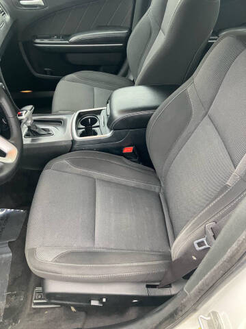 2017 Dodge Charger SXT