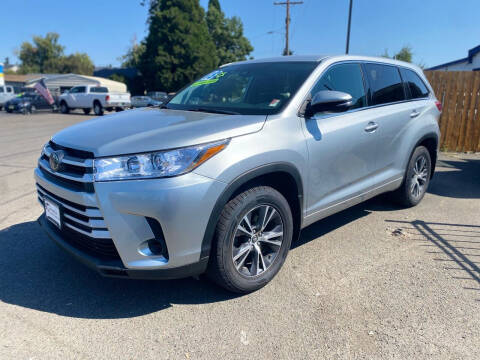 2018 Toyota Highlander for sale at Universal Auto Sales in Salem OR