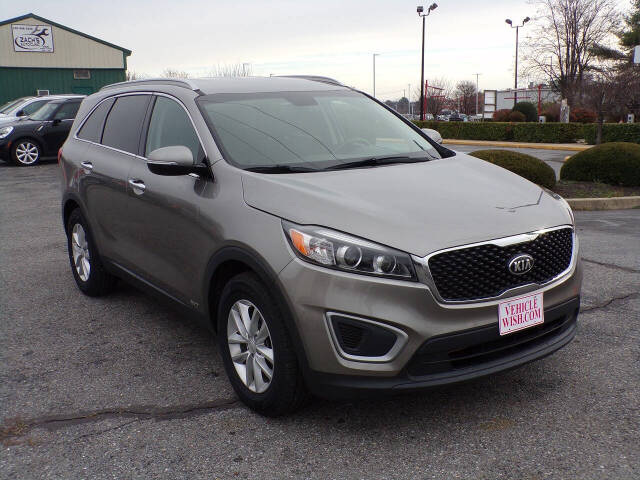 2017 Kia Sorento LX's photo
