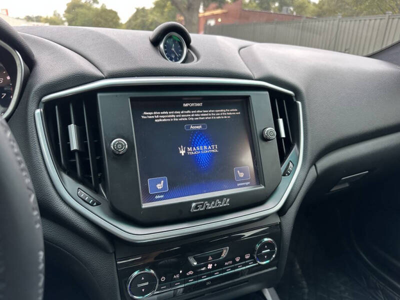 2015 Maserati Ghibli