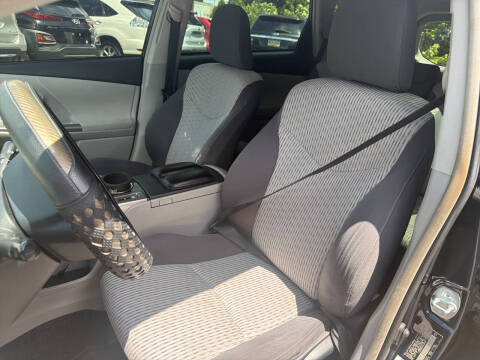 2017 Toyota Prius v Two