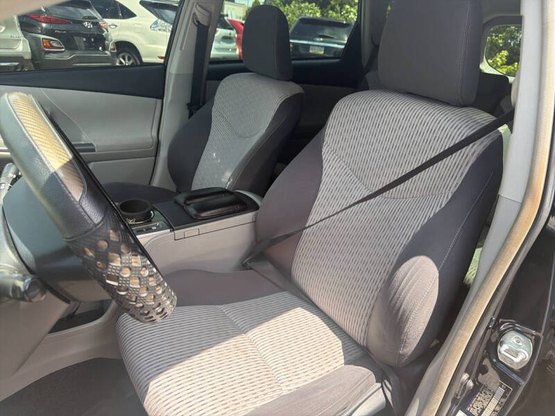 2017 Toyota Prius v Two