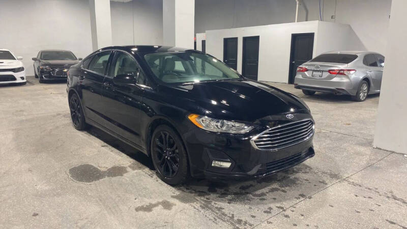 2020 Ford Fusion SE's photo