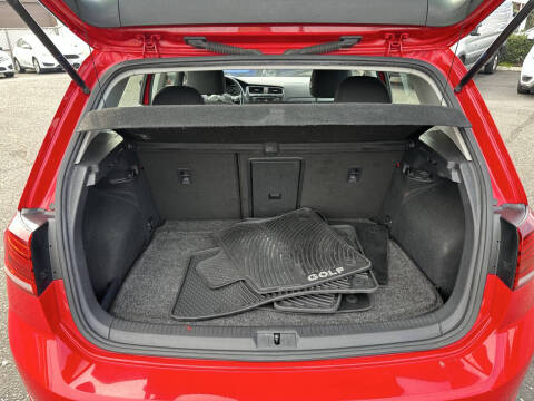 2019 Volkswagen Golf SE