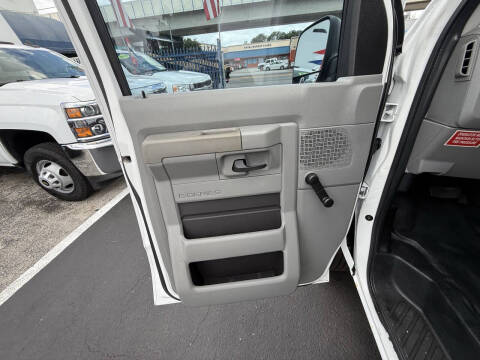 2011 Ford E-Series E-350 SD