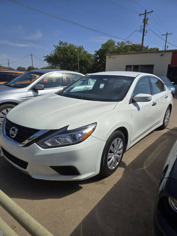 2018 Nissan Altima for sale at ADVANTAGE AUTO SALES in Enid OK