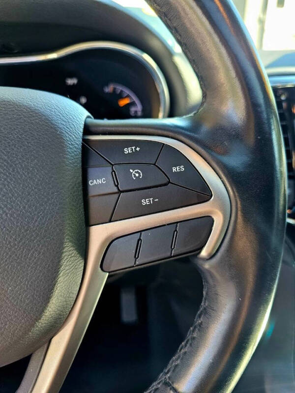 2020 Jeep Grand Cherokee Laredo E