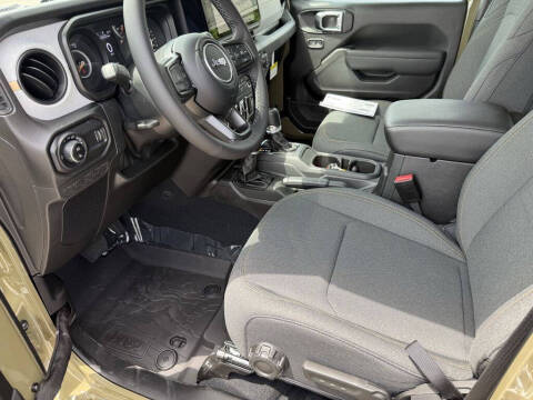 2025 Jeep Gladiator Sport S