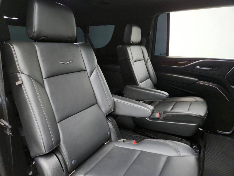 2022 Cadillac Escalade ESV Luxury