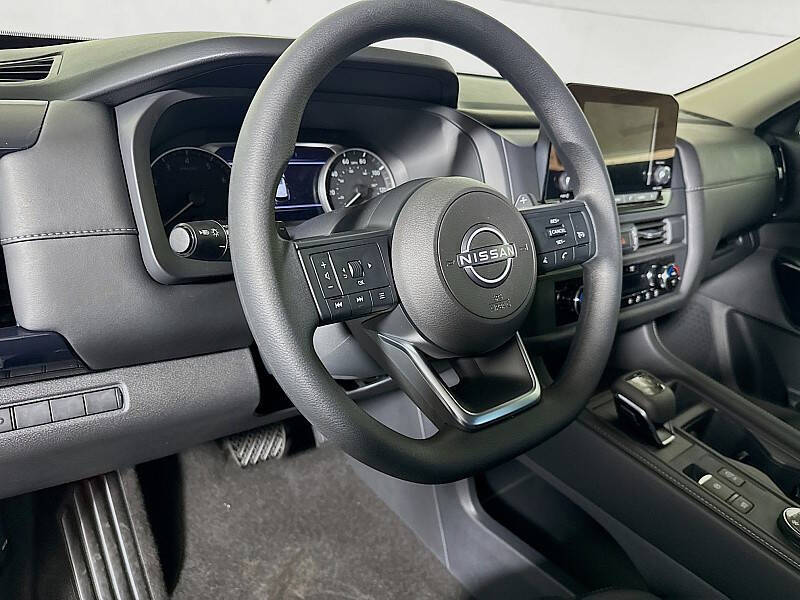 2025 Nissan Pathfinder S